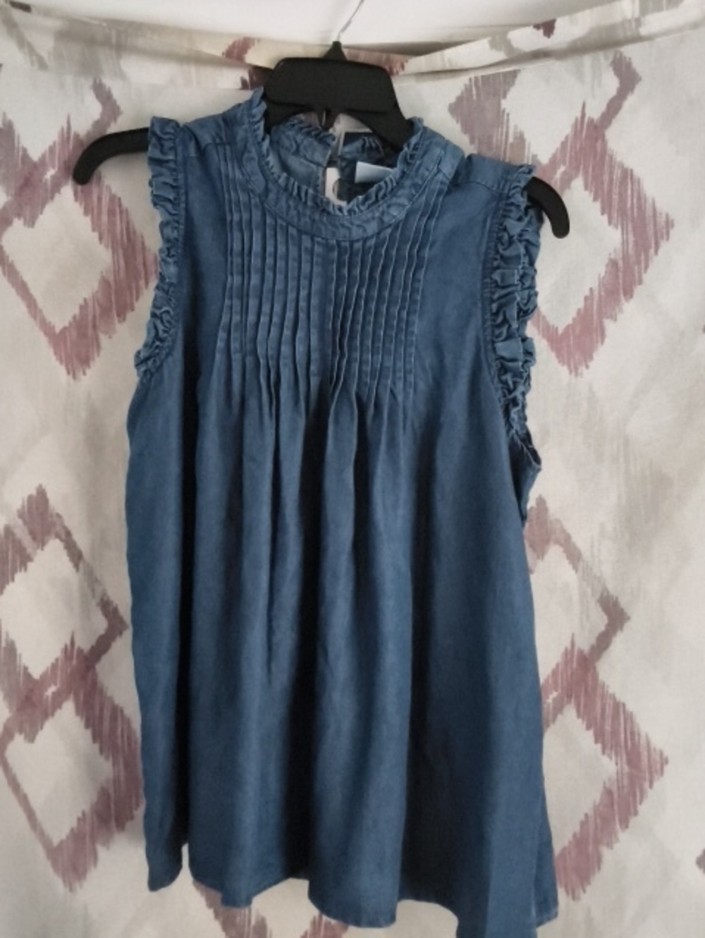 Women’s Blue Ruffle-Trim Pleated Chambray Camisole